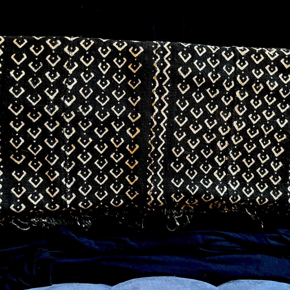 Mud cloth blanket and throw, yoga or meditation. No flaws and smoke free